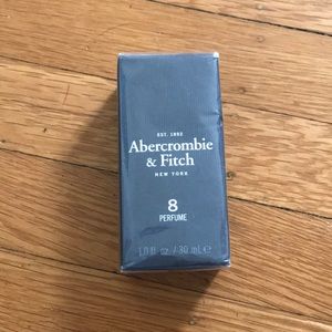 Abercrombie & Fitch 8